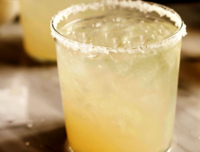 用伏特加調(diào)酒怎么調(diào)好喝?10款伏特加為基底的經(jīng)典調(diào)酒